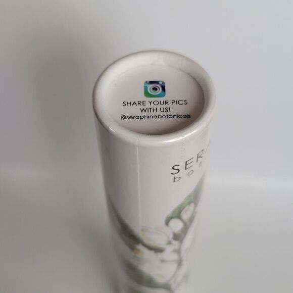 Seraphine Botanicals Sugar and Lemon Moisturizing Lip Scrub - Picture 4 of 5